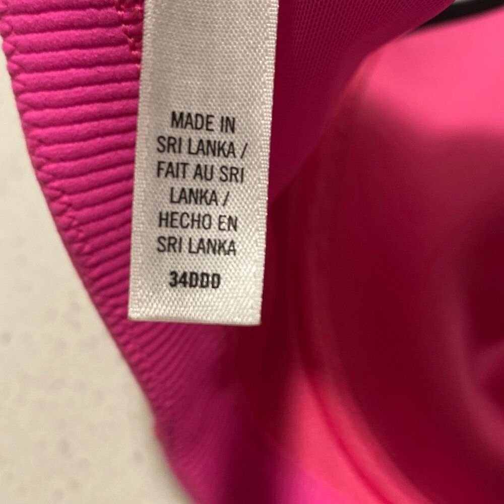 Victoria’s Secret sports bra size 34DDD - Picture 7 of 7